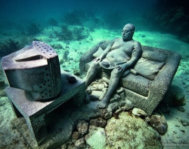 ESTATUAS SUMERGIDAS EN EL MAR DE CANCÚN