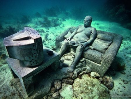 ESTATUAS SUMERGIDAS EN EL MAR DE CANCÚN