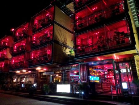 TU LADO KINKY EN REINA ROJA