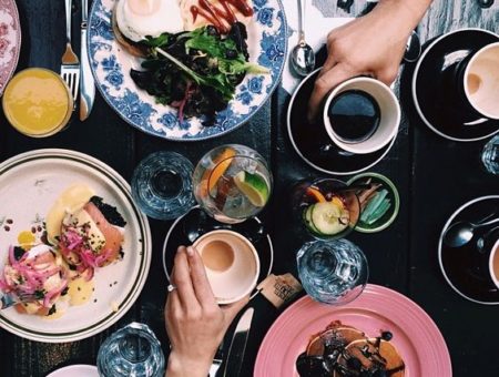 BRUNCH PARA FESTEJAR A MAMÁ