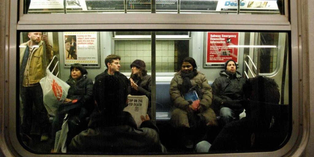 talking-to-strangers-makes-people-happier-is-less-awkward-than-you-think