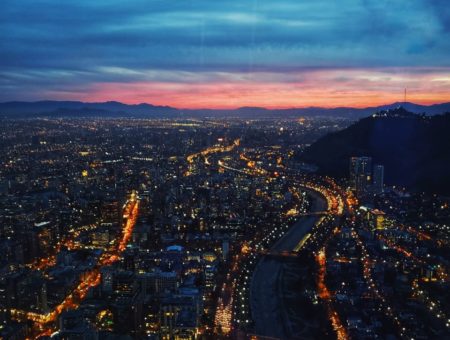 Un hotel en Santiago que te conecta a la cultura de la ciudad