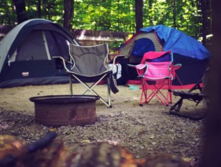 ¿Dormir bajo las estrellas? 5 opciones de camping para todos los gustos