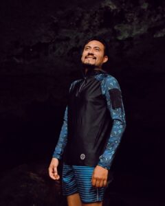 Mahmoud rashguard MDV by Mariel de Viaje