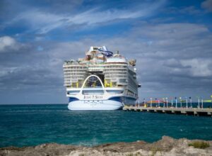 ¿Viajar en crucero es caro? Esto cuesta el Icon of the Seas de Royal Caribbean